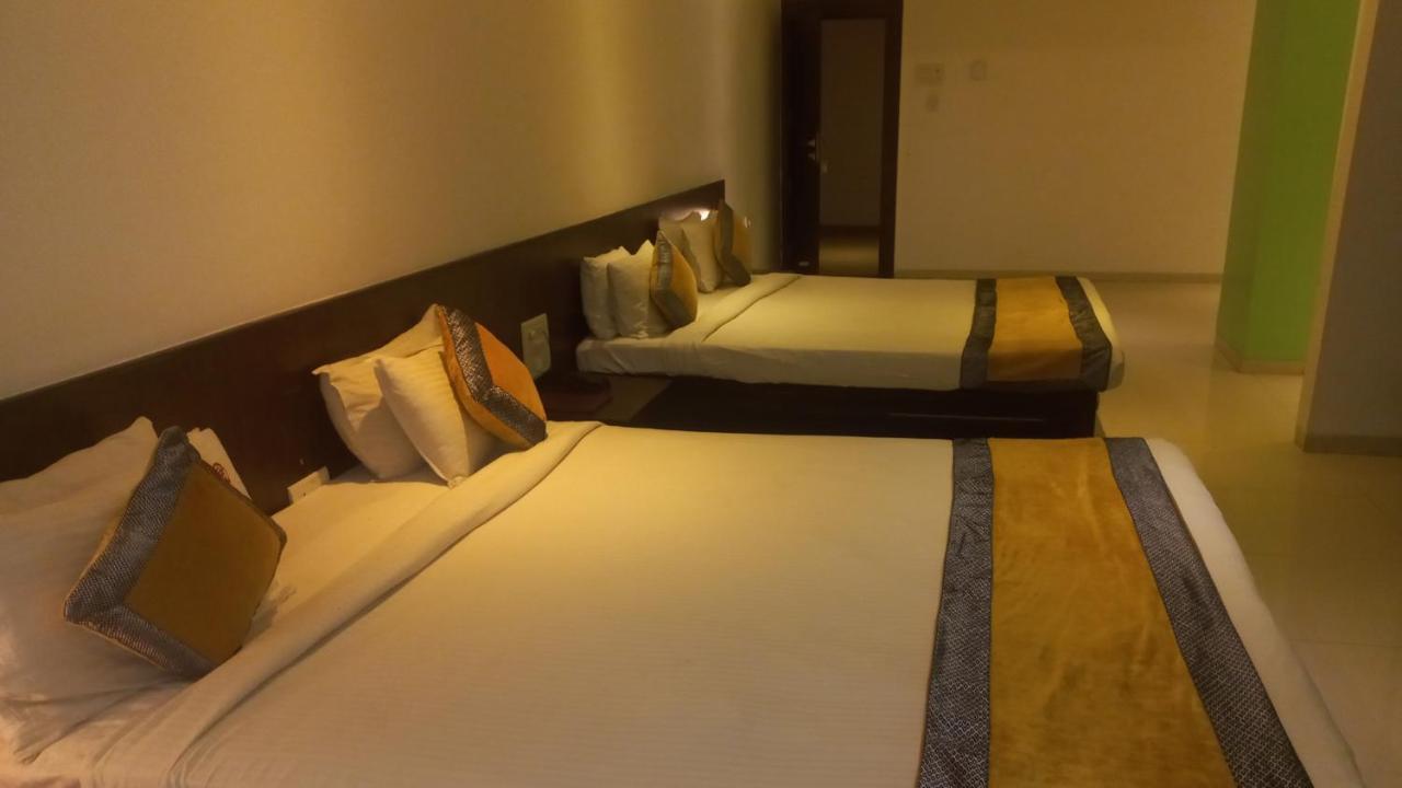 Hotel Golden View Shirdi Eksteriør billede