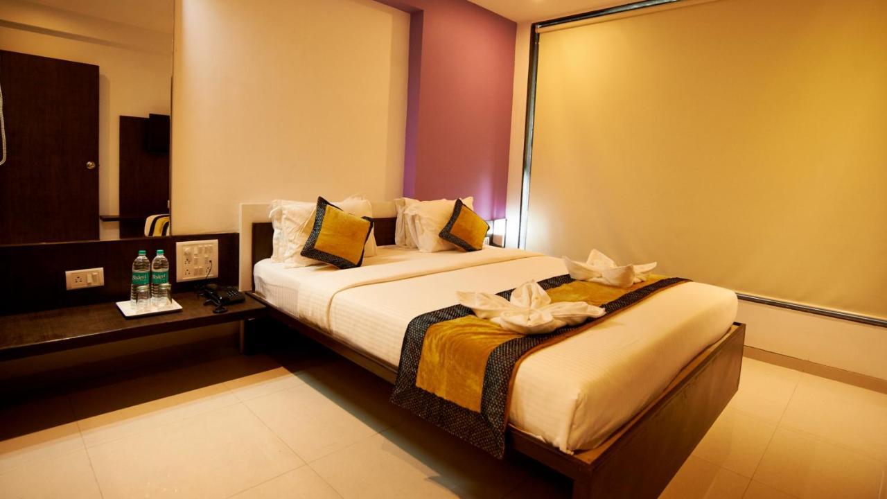Hotel Golden View Shirdi Eksteriør billede