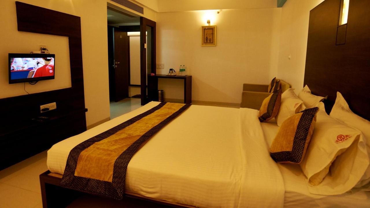 Hotel Golden View Shirdi Eksteriør billede