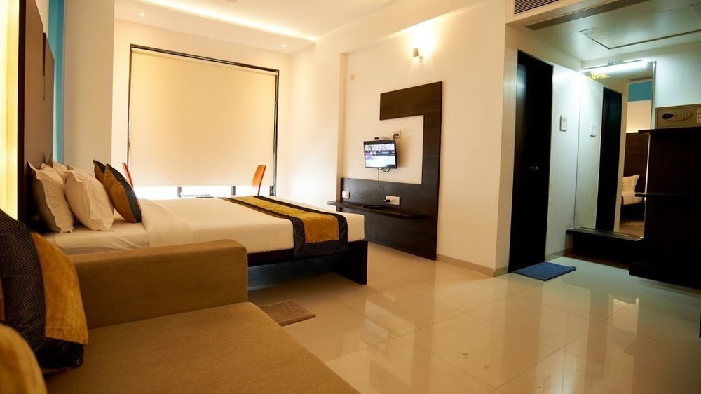 Hotel Golden View Shirdi Eksteriør billede