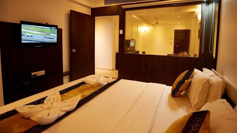 Hotel Golden View Shirdi Eksteriør billede
