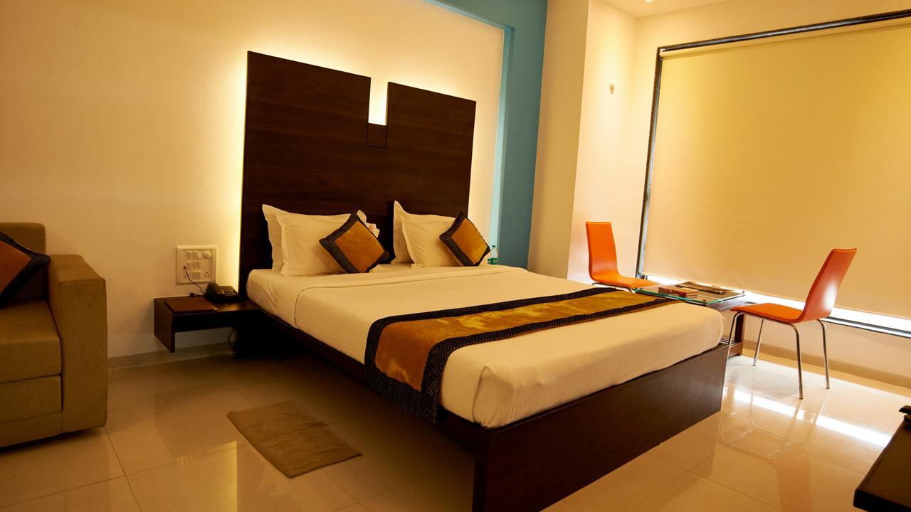 Hotel Golden View Shirdi Eksteriør billede