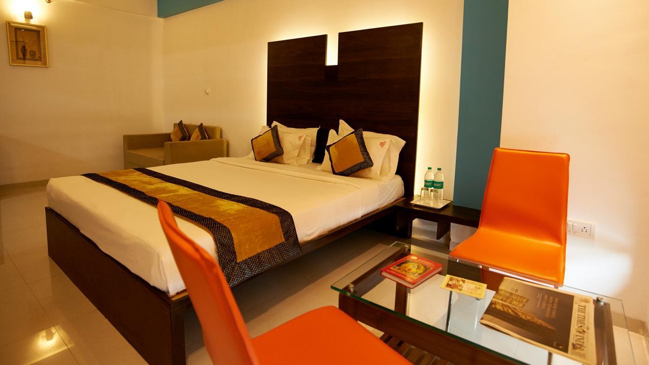 Hotel Golden View Shirdi Eksteriør billede