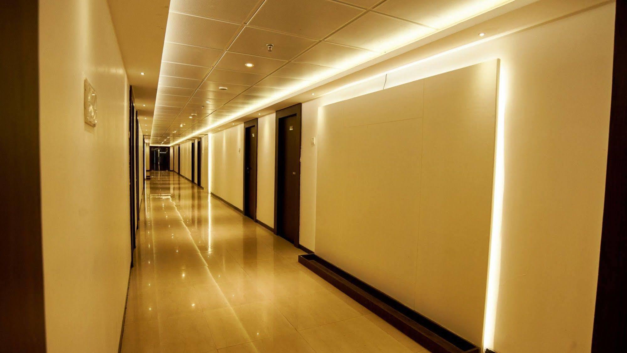 Hotel Golden View Shirdi Eksteriør billede